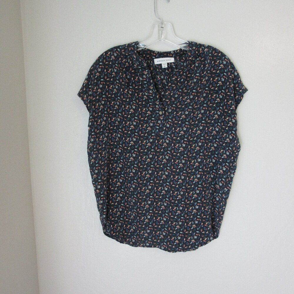 AMOUR VERT Blue Fall Leaf Pattern Silk XS V-Neck Short Sleeve Blouse